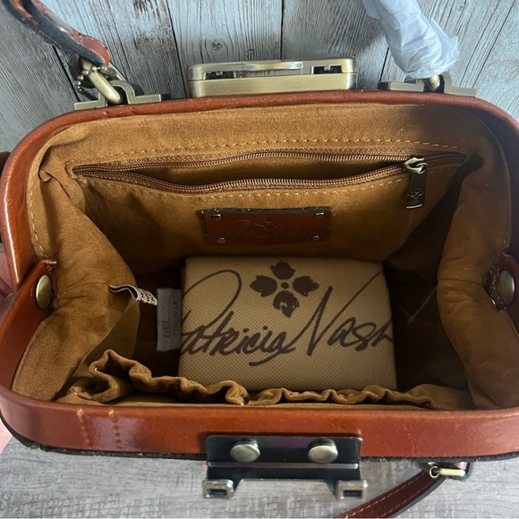 Patricia Nash Leather Crossbody Bag New - Picture 3 of 5